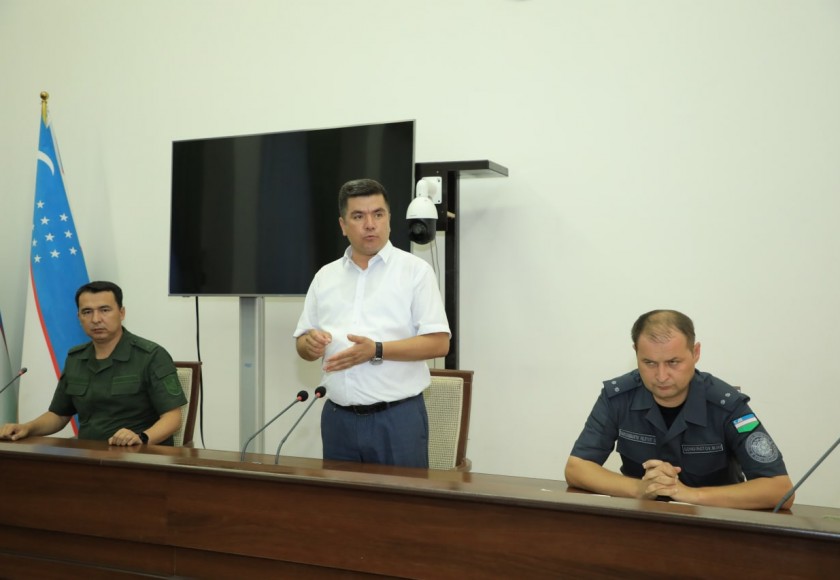 Термиз шаҳрида Сектор раҳбарлари ва профилактика инспекторлари учрашуви ўтказилди